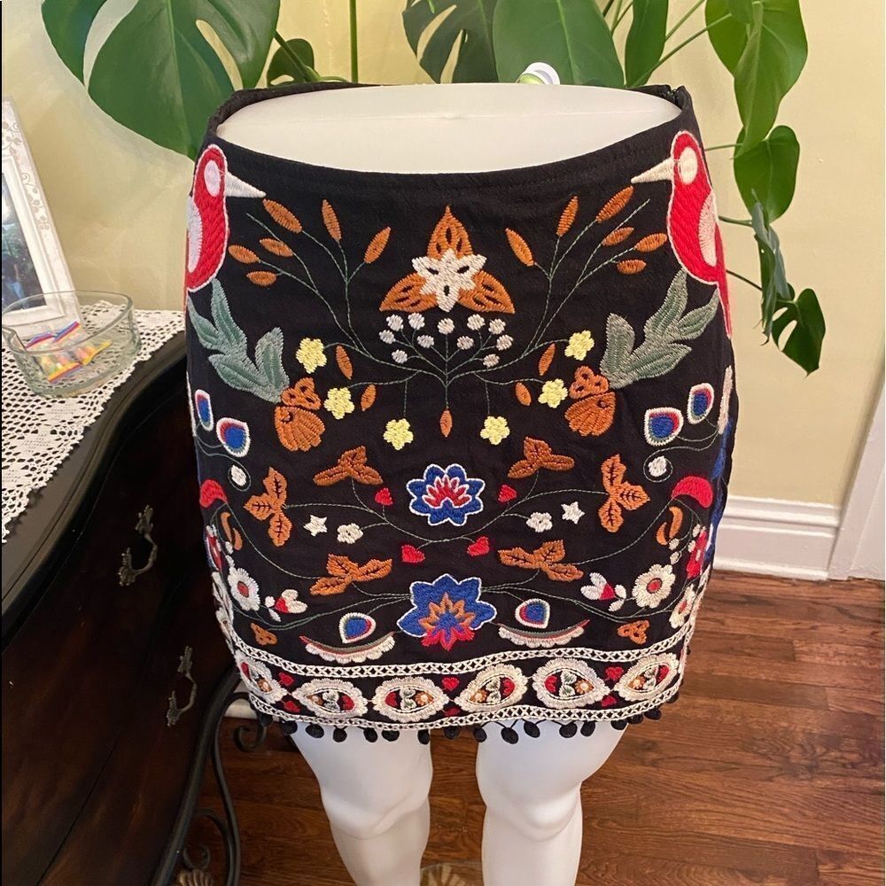 Umgee Embroidered 
Lined Tribal Boho Skirt Sz L